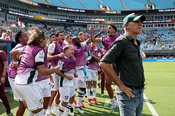 Rivaldo: "Renato tem a inteligência e humildade para mexer no time para conquistar a vitória"